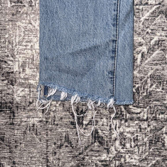 Women’s size 26 Agolde mid wash ankle crop jeans with distressed hem - Picture 4 of 8